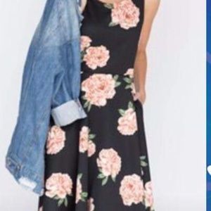 Agnes and Dora Angelou dress with pockets